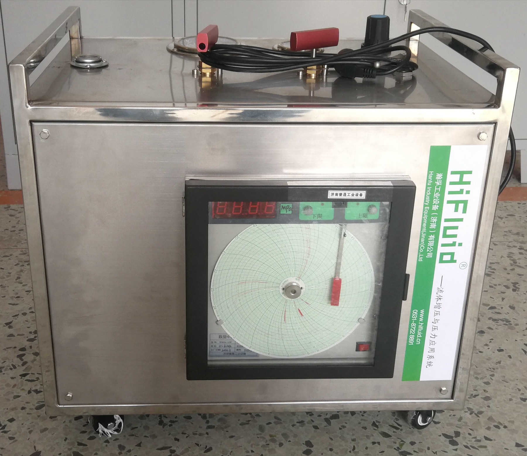 Stainless enclosure hydro-pneumatic booster system with pressure recorder and valves